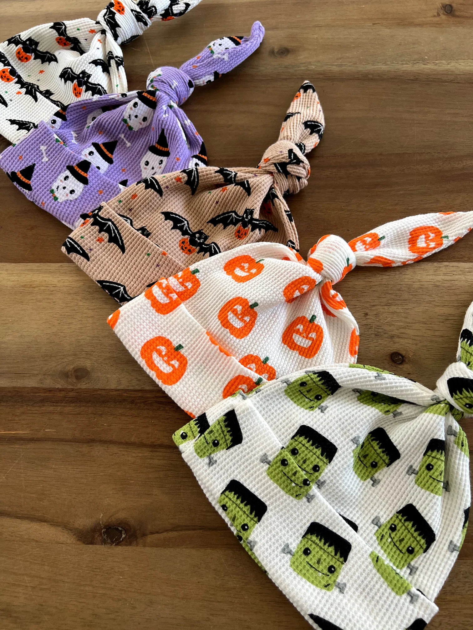 Organic Waffle Knot Beanie, Tan Trick or Treating Bat - Image 3