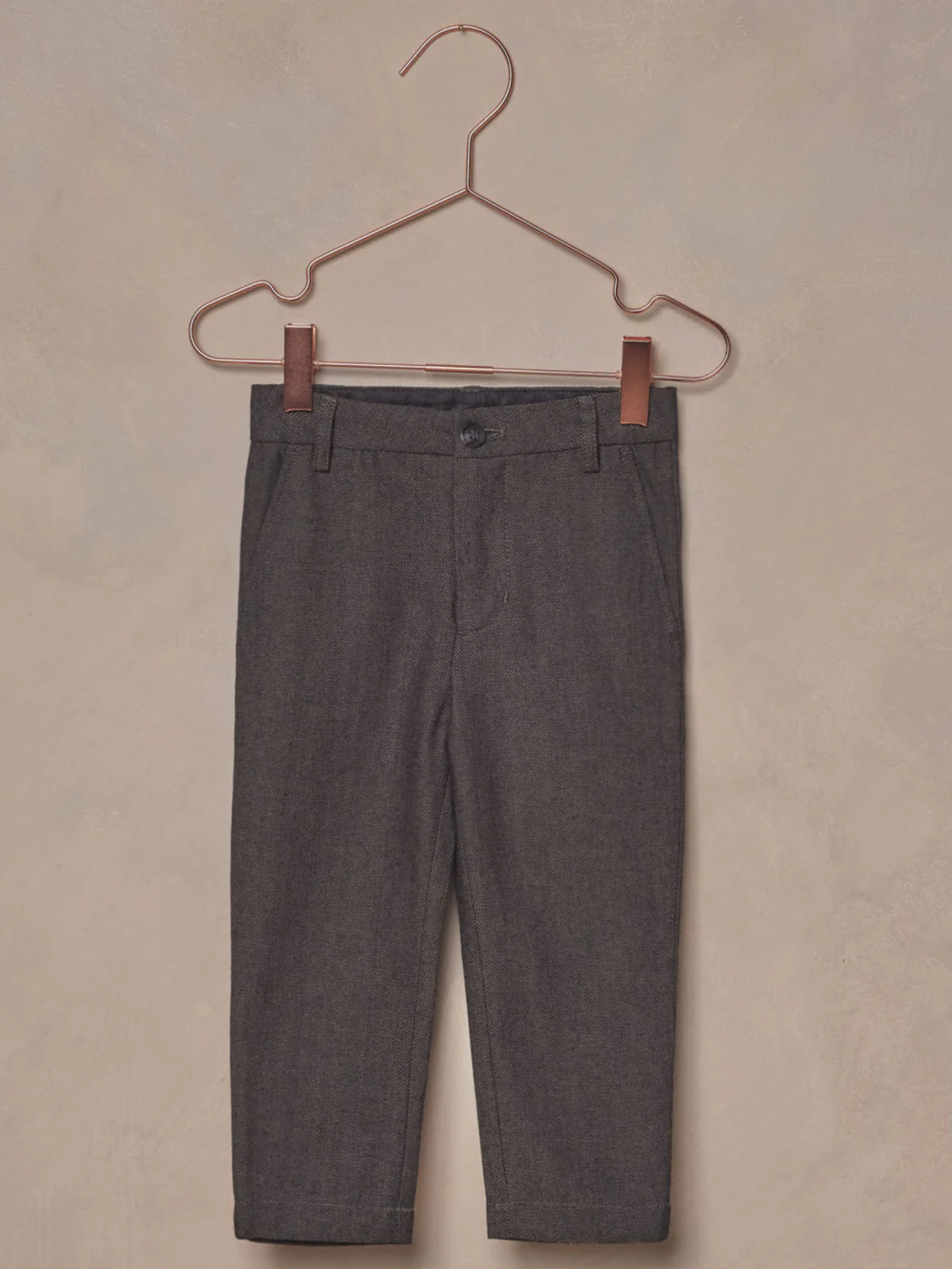 Sebastian Pant, Black